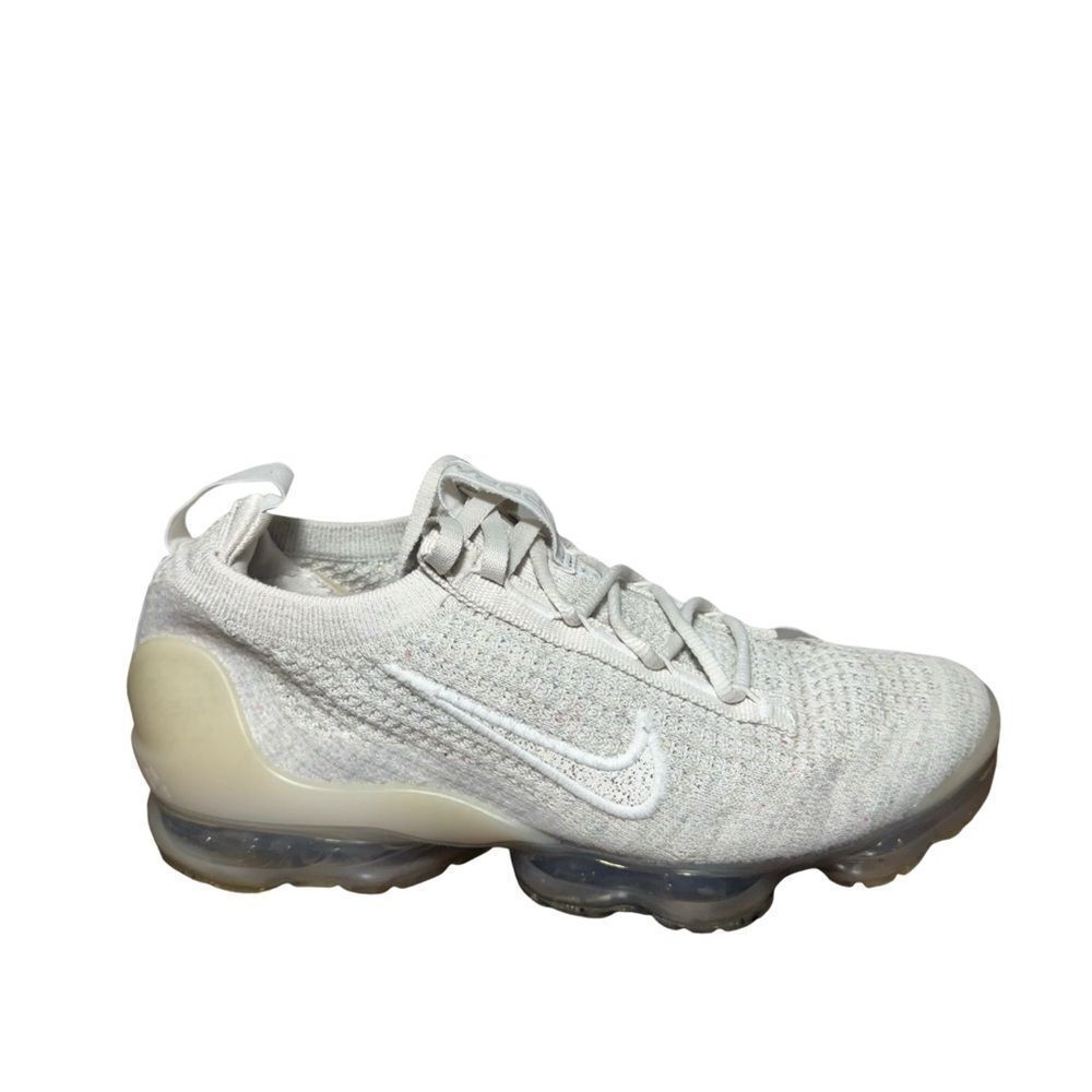 Nike Women's Light Gray/White Flyknit VaporMax Running Sneakers